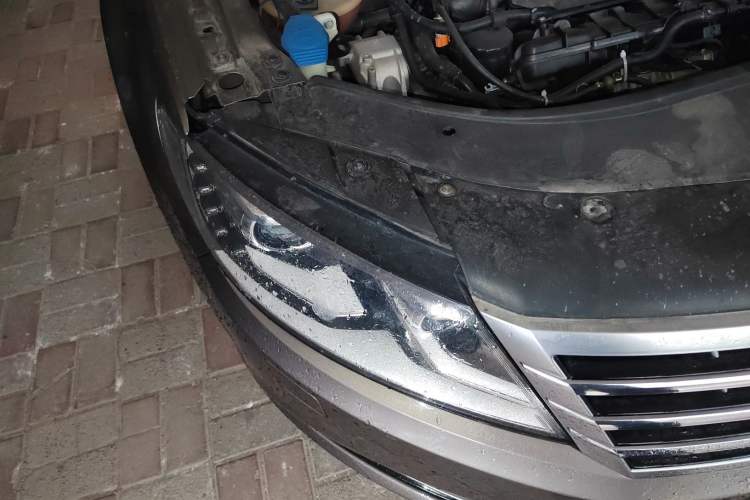 Used Volkswagen FAW-Volkswagen CC 2013 2.0 TSI Ultimate Model Right Front Headlight