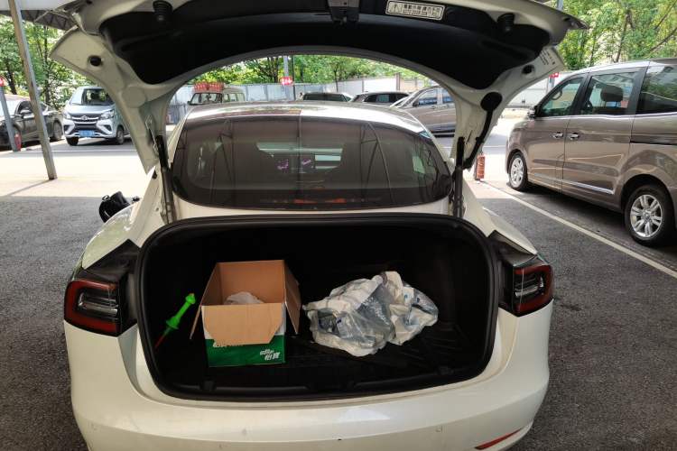 Used Tesla Model 3 2019 Standard Range Rear-Wheel Drive Upgraded Version (60 kWh) Trunk