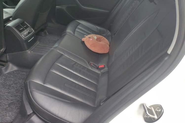 Used Audi A4L 2019 40 TFSI Fashion Edition China VI Emission Standard