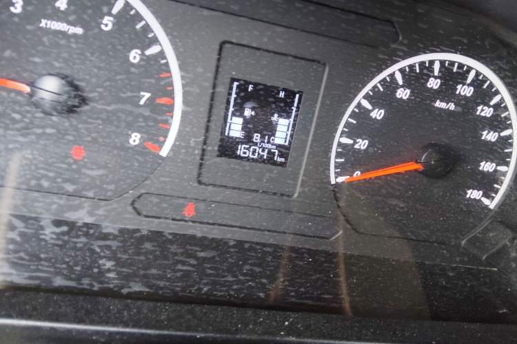 Used FORTHING Lingzhi 2023 M5L 1.6L Base Model 7 Seats
