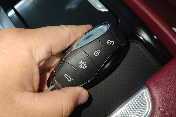 Used Hongqi H5 2024 2.0T Automatic Smart Connect Flagship Edition
