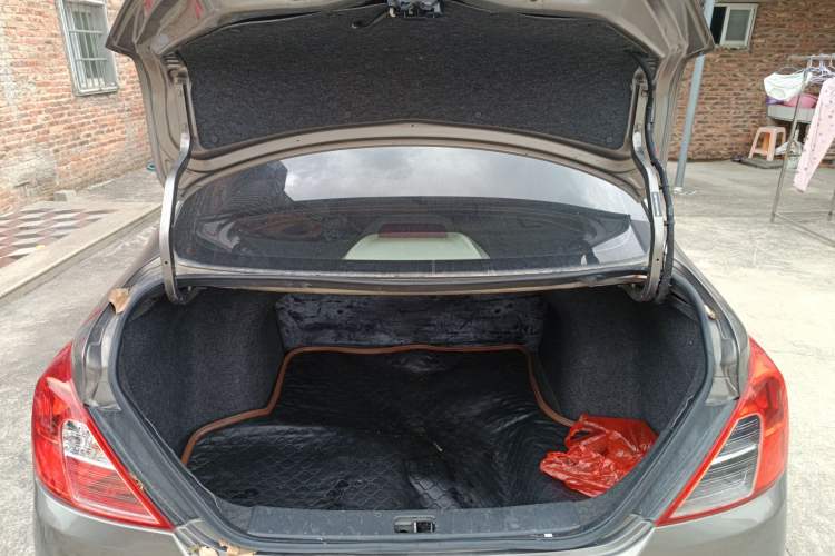 Used Nissan Sunny 2015 1.5XE CVT Comfort Edition Trunk