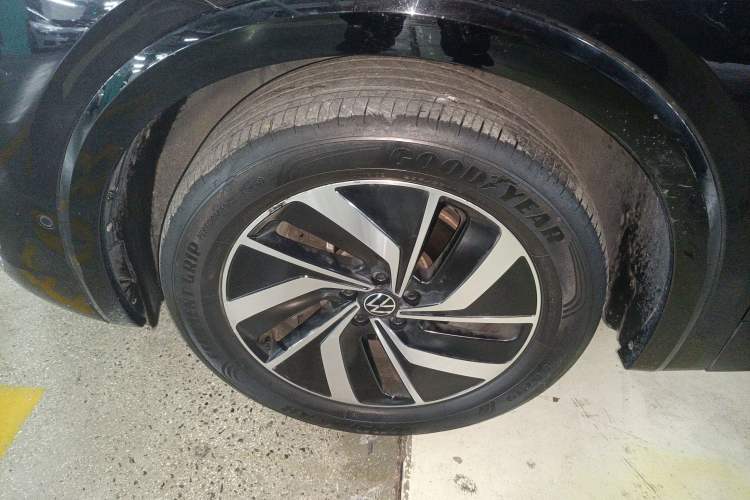 Used Volkswagen Viloran 2023 380TSI Luxury Edition Left Front Wheel Hub