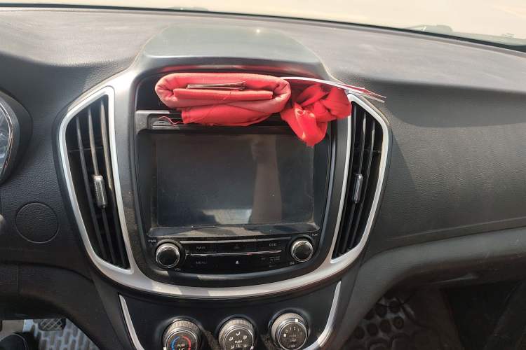 Used Baojun 560 2015 1.8L manual Comfort trim level
