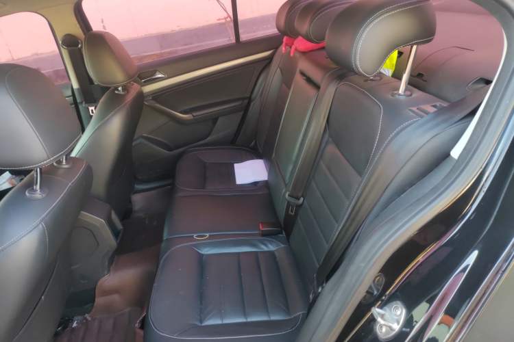 Used Volkswagen Lavida 2017 1.6L Automatic Comfort Edition
