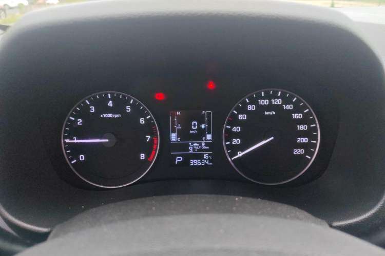 Used Hyundai ix25 2015 1.6L Automatic Two-Wheel Drive Smart GLS Trim Instrument Cluster