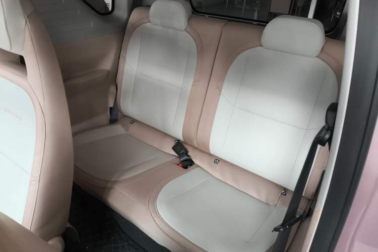 Used Geely Galaxy Panda 2023 Panda Mini 200km Endurance Bear Left Rear Seat