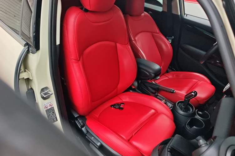 Used MINI 2019 1.5T COOPER Classic Edition Five-Door Version Right Front Seat