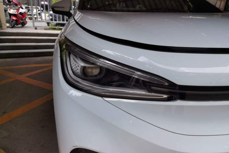 Used Volkswagen ID.4 X 2021 Pro Smart Long-Range Edition Right Front Headlight