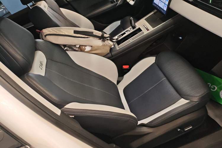 Used Geely Auto FX11 2024 1.5TD DCT Prestige Edition