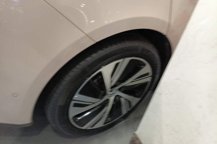 Used Nio ET5 2024 75 kWh Exterior 5