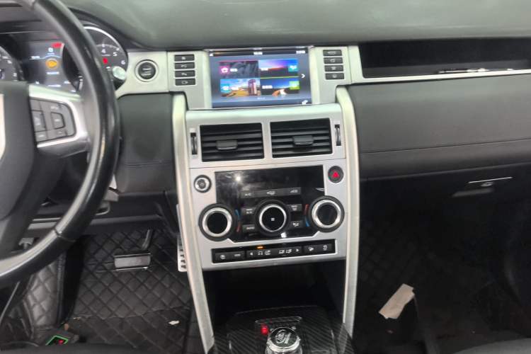 Used Land Rover Discovery Sport 2019 240 PS SE Version China VI Standard