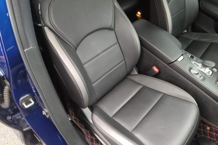 Used Infiniti QX50 2018 2.0T Two-Wheel Drive Fashion Edition Right Front Seat