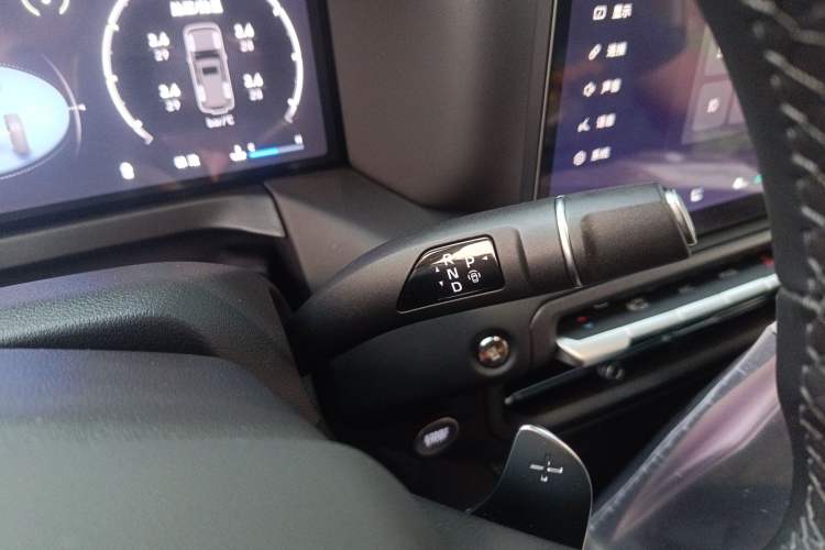 Used Tank 300 2025 2.0T Challenger Gear Lever