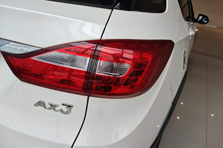 Used Dongfeng Aeolus AX3 2016 1.5L Automatic Zunku Model Right Rear Taillight