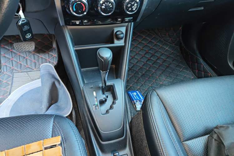 Used Toyota YARiS L Zhi Xuan 2017 1.5E CVT Enhanced Performance Edition Gear Lever