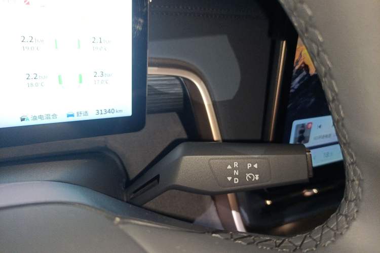 Used Dongfeng eπ eπ008 2024 210Max Range-Extended Version 6 Seats Gear Lever