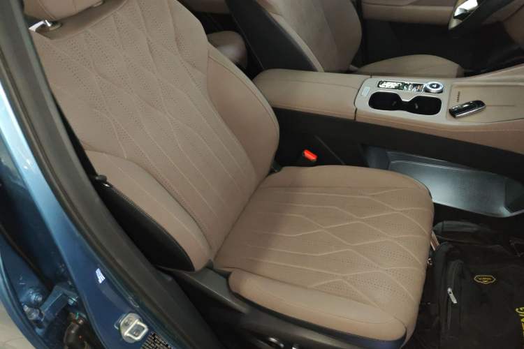 Used Chery Tiggo 8 PLUS C-DM 2025 1.5T 116 km Prestige Version 5 Seats