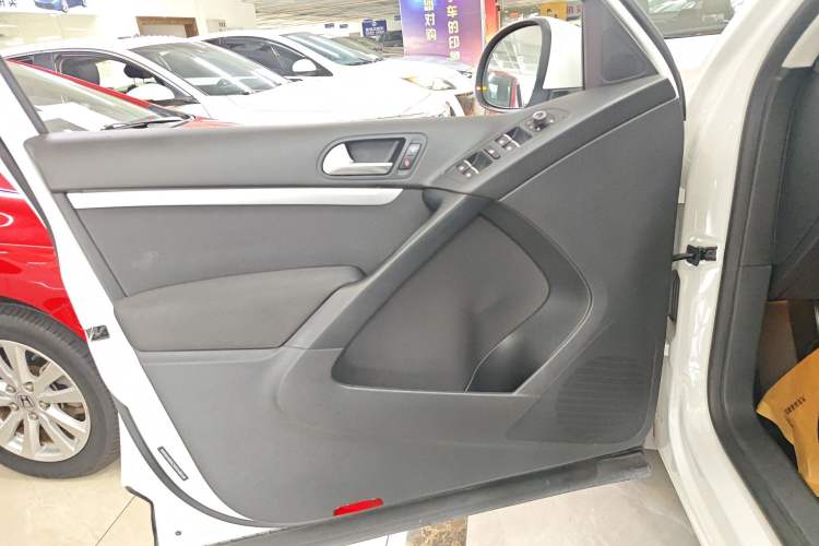 Used Volkswagen Tiguan 2016 2.0 TSI Four-Wheel Drive Standard Version