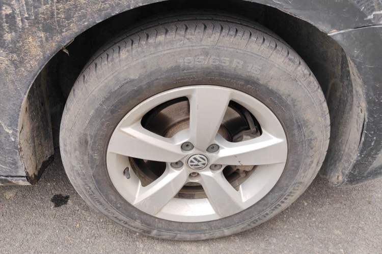 Used Volkswagen Lavida 2015 1.6L Manual Fashion Edition
