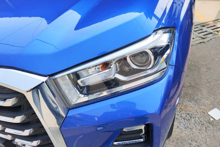 Used SAIC MAXUS Xingji 2023 Starry L 2.0T Diesel Automatic 2WD Elite Edition Long Bed