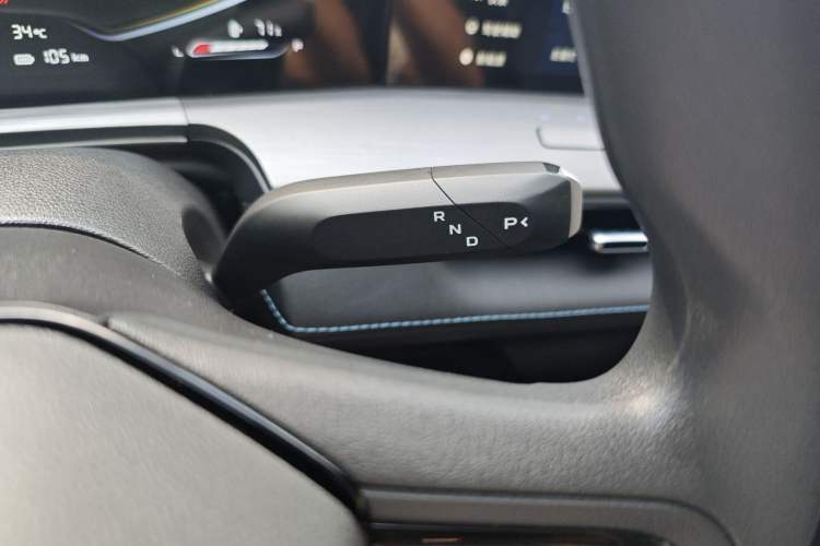 Used Changan Hunter 2024 Warrior Edition Luxury Model Dual-Motor All-Wheel Drive with Extra-Long Cargo Box
