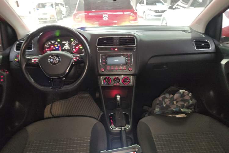 Used Volkswagen Polo 2016 1.6L Automatic Comfort Model
