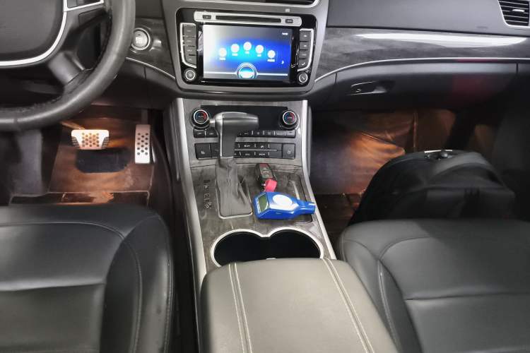 Used Haval H8 2015 2.0T Four-Wheel Drive Elite Model