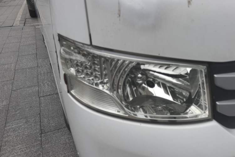 Used Foton Scenic G7 2015 2.0L Commercial & Travel Short Wheelbase High-Roof 486EQV4
