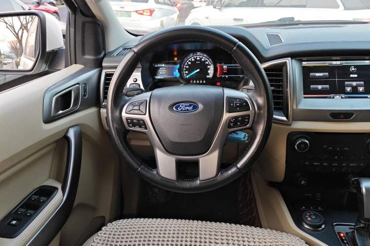 Used Ford Everest 2016 2.0T Gasoline Automatic 4x4 Luxury Edition