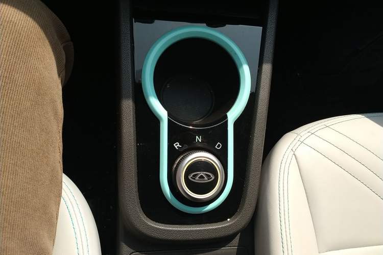 Used Chery QQ Little Ant 2021 200 000-Yuan Ant Fan Edition Talent Version NMC Battery 301 km Gear Lever