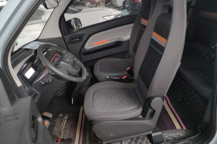 Used Wuling Hongguang MINIEV 2022 Easy Version Lithium Iron Phosphate Left Front Seat