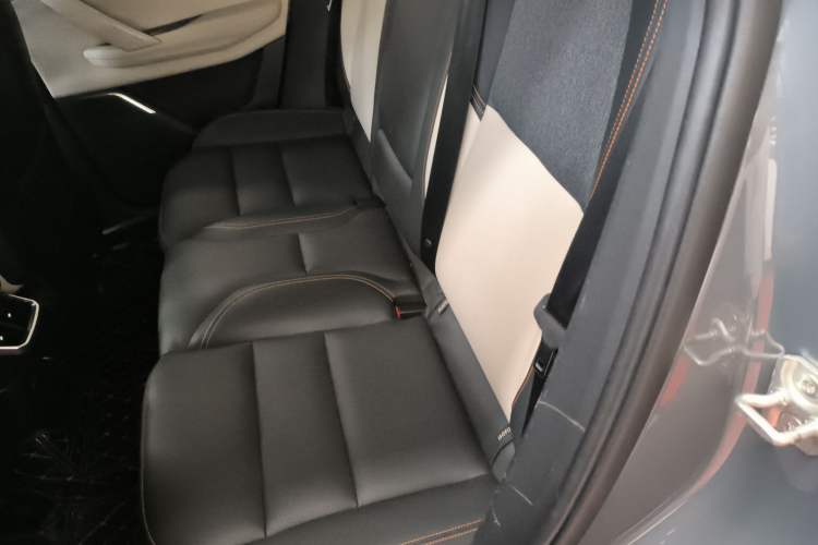 Used Lynk & Co 06 EM-P 2022 PHEV 84 km Range Pro Version