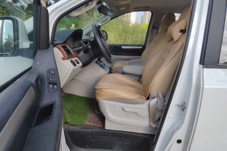 Used SAIC MAXUS G10 2014 2.0T Automatic Elite Edition Left Front Seat