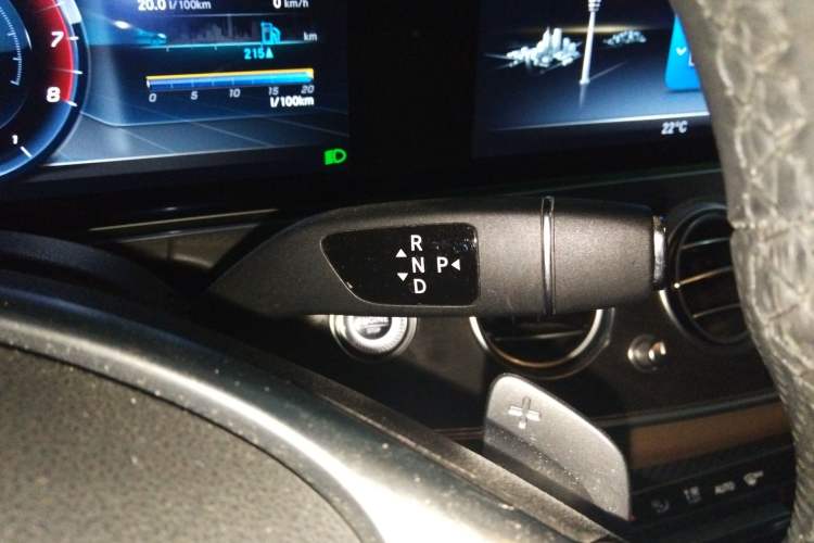 Used Mercedes-Benz E-Class 2016 E 300 L Sporty and Stylish Model
