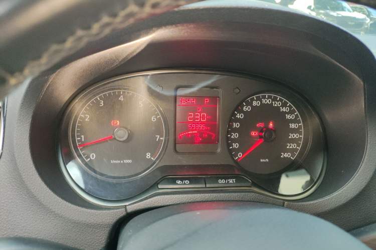 Used Volkswagen Polo 2013 1.6L Automatic Luxury Edition
