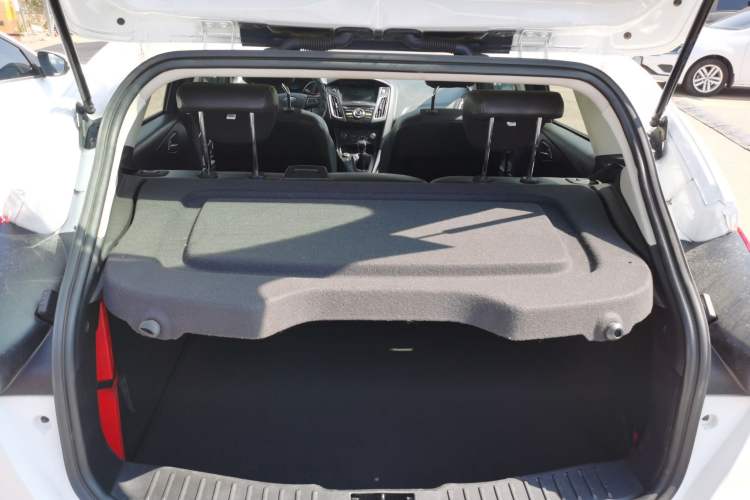 Used Ford Focus 2017 Hatchback EcoBoost 125 Manual – Ultra-Performance Style SmartDrive Edition