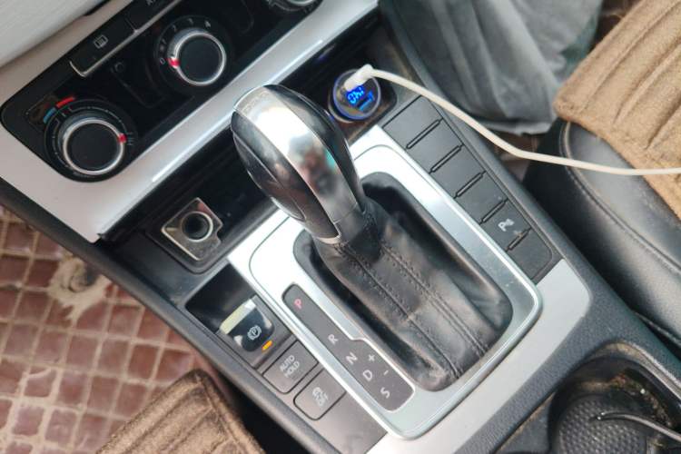 Used Volkswagen Magotan 2013 1.8TSI Premier Model Gear Lever