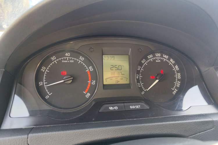 Used Skoda Rapid 2016 1.4L Manual Front-Wheel Drive Model Instrument Cluster