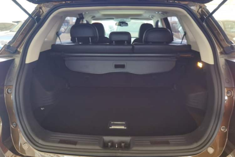 Used Geely Auto Emgrand X7 Sport 2016 1.8TD Automatic Smart Model Trunk