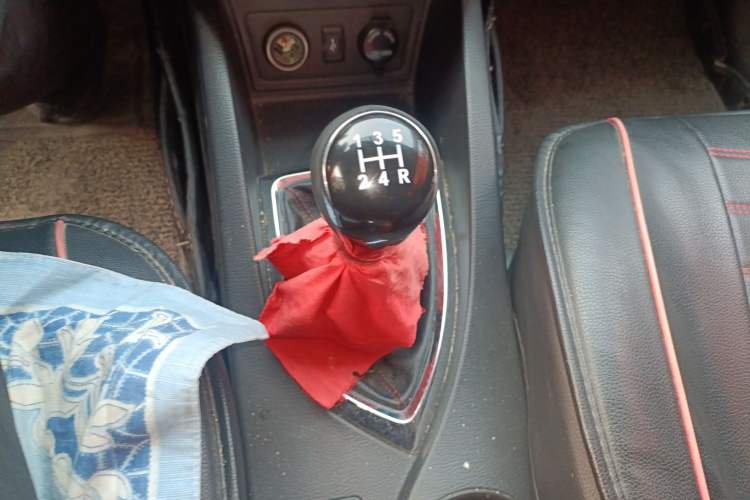 Used CHANGAN KAICHENG Oushang A600 2017 1.5L Manual Standard Edition Gear Lever