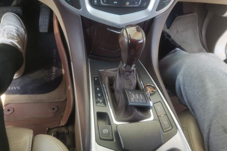 Used Cadillac SRX 2010 3.0L Flagship Edition Gear Lever