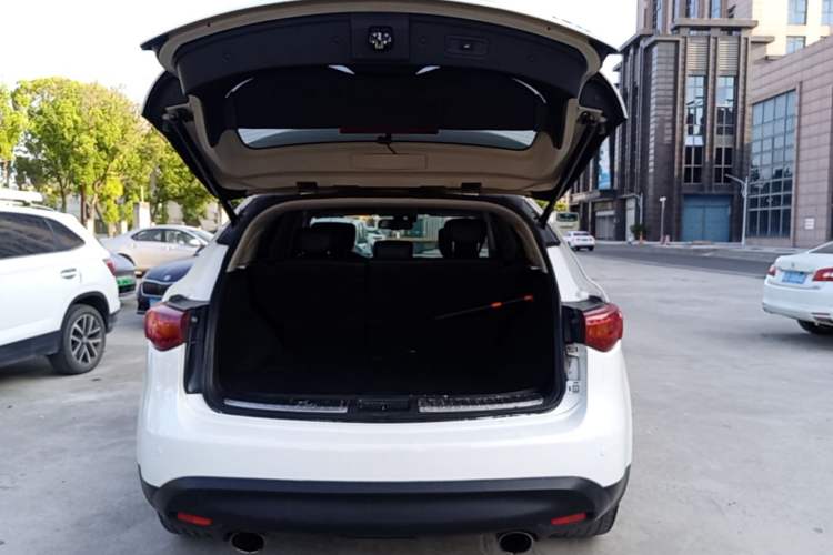 Used Infiniti FX 2011 FX35 Supreme Edition
