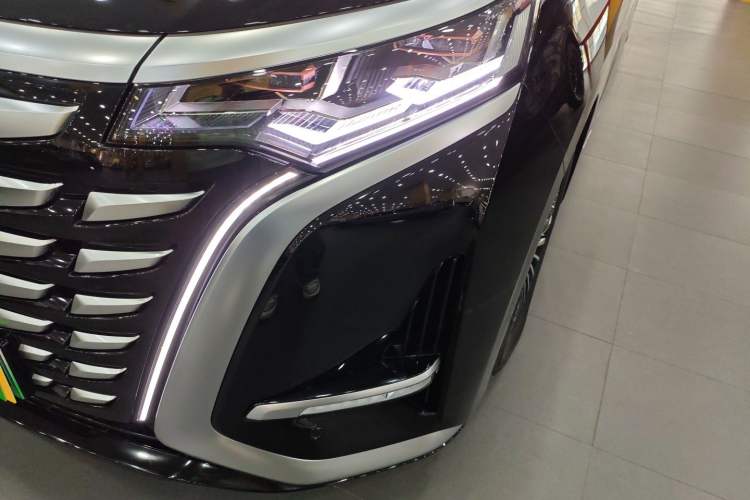 Used Denza D9 2024 DM-i 980 Four-Wheel Drive Flagship Model