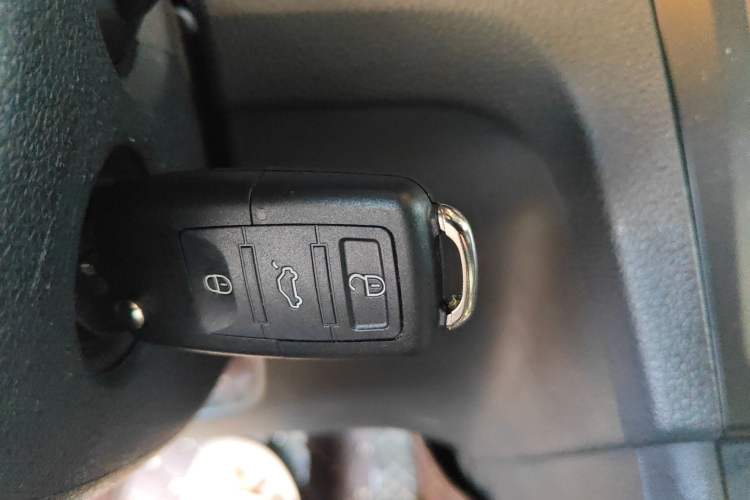 Used Skoda Rapid Spaceback 2014 1.6L Automatic Enjoyment Edition
