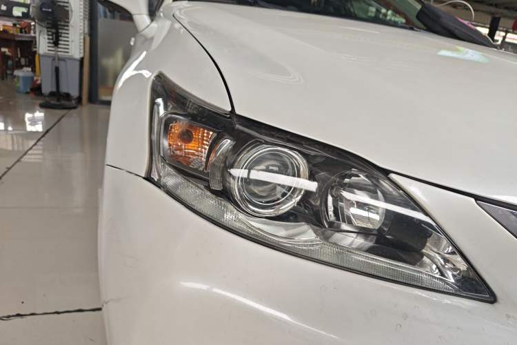 Used Lexus CT 2013 CT200h Elite Edition Right Front Headlight