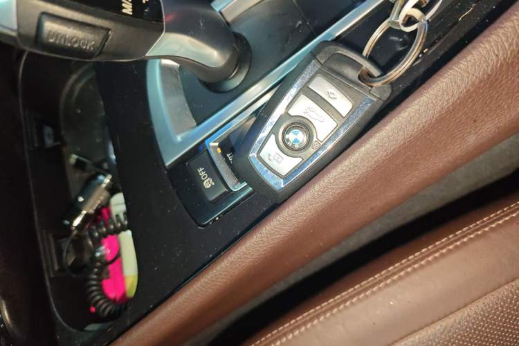 Used BMW 5 Series GT 2014 528i Luxury Edition Vehicle Key