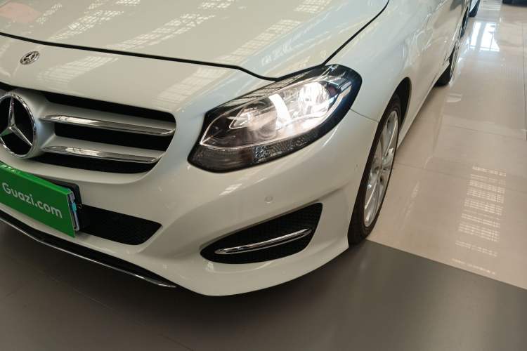 Used Mercedes-Benz B-Class 2018 B 200 Sport Edition Left Front Headlight