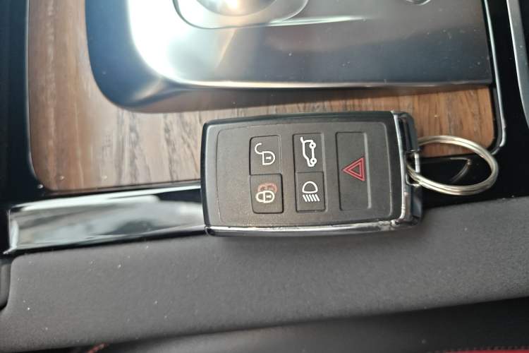 Used Land Rover Discovery Sport 2023 249 PS R-Dynamic S Performance Edition
