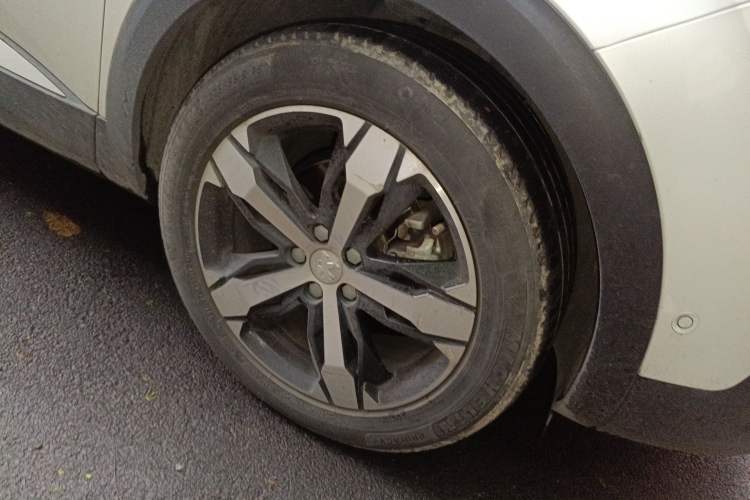 Used Peugeot 4008 2017 350THP Luxury Edition Right Front Wheel Hub